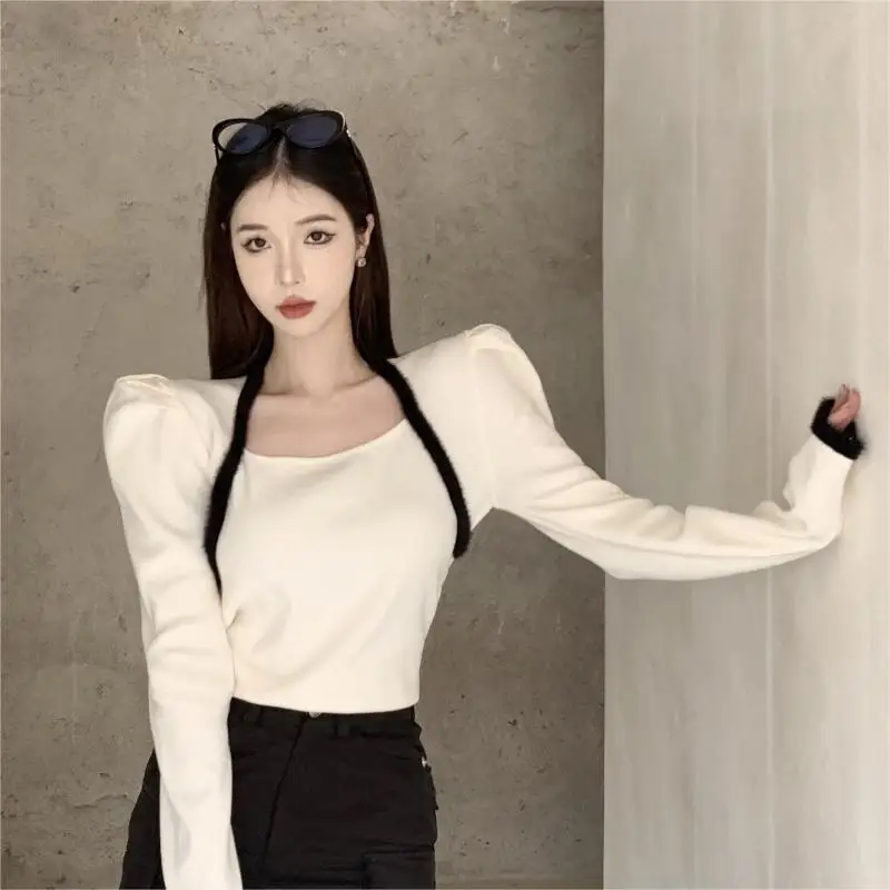 Elegance Retro Contrast Color Square Collar Knitted Bottoming Shirt for Women Designer Sense Niche Inner Wear Puff Sleeve Top 
Elegance Retro Contrast Color Square Collar Knitted Bottoming Shirt for Women Designer Sense Niche Inner Wear Puff Sleeve Top