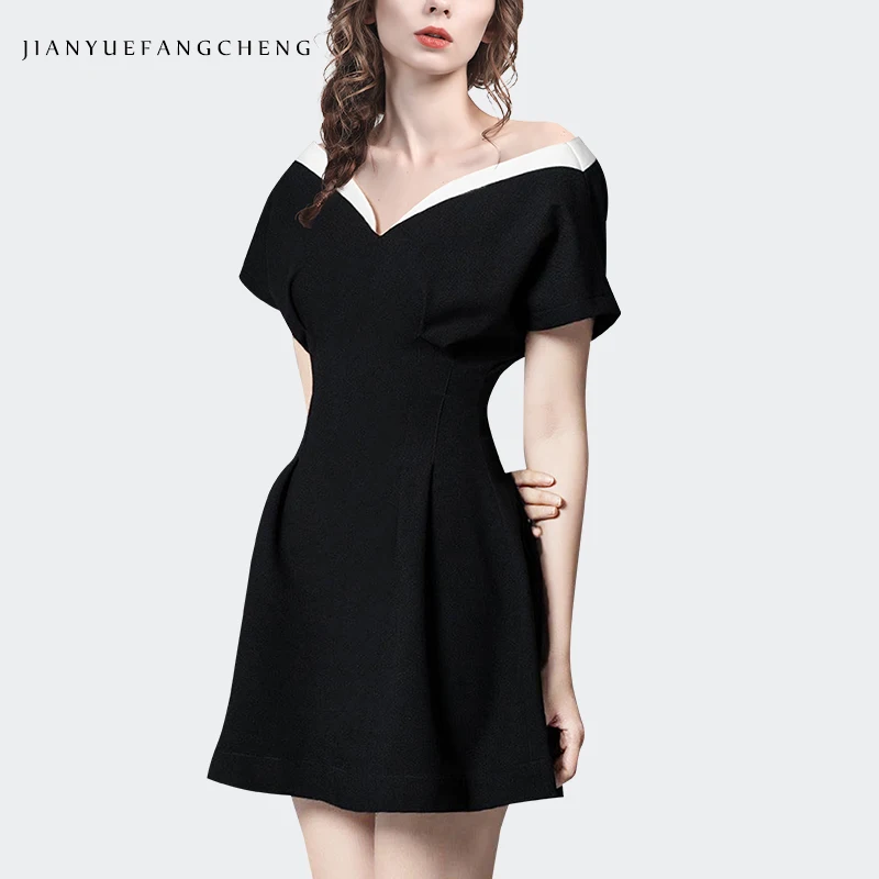 High Street 2022 Summer New V-Neck Strapless Dress Women Elegangt Slim High Waist A-Line Black Midi Dress Casual Party Clothing
High Street 2022 Summer New V-Neck Strapless Dress Women Elegangt Slim High Waist A-Line Black Midi Dress Casual Party Clothing