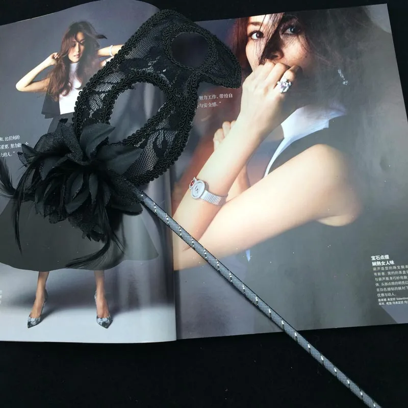 Венецианская маска ручной работы
Венецианская маска ручной работы