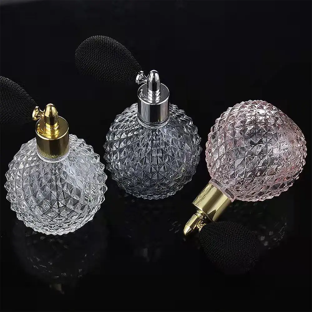 100ML High-level Sense Round Glass Perfume Bottle Creative Car Aromatherapy Container Vintage Delicate Perfume Bottles
100ML High-level Sense Round Glass Perfume Bottle Creative Car Aromatherapy Container Vintage Delicate Perfume Bottles
