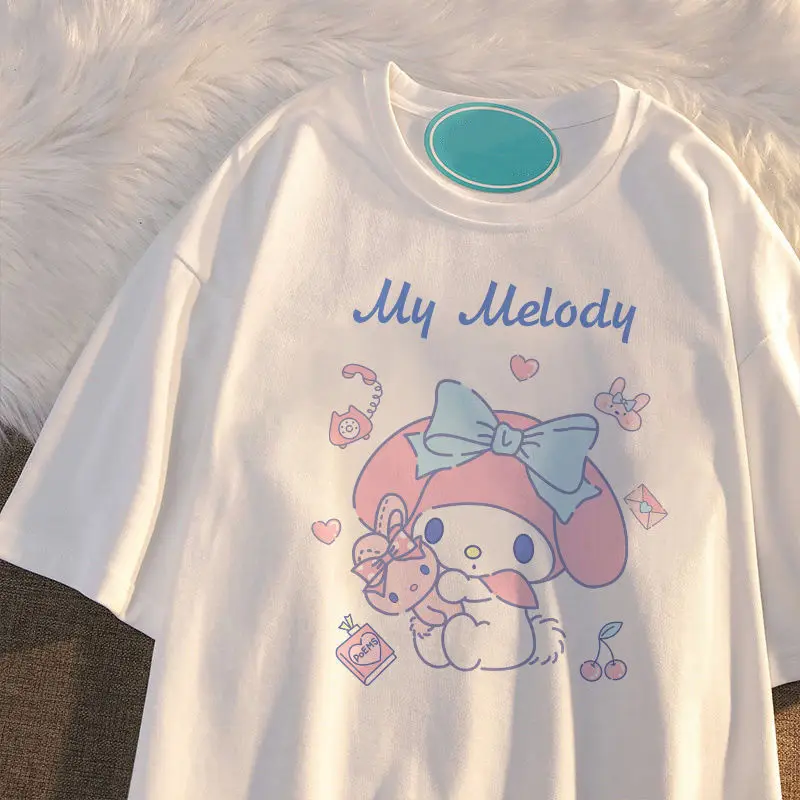 Женская футболка с коротким рукавом Sanrio My Melody Cinnamorroll, милая свободная футболка с помпоном Hello Kitty Kuromi, пурин, 100% хлопок
Женская футболка с коротким рукавом Sanrio My Melody Cinnamorroll, милая свободная футболка с помпоном Hello Kitty Kuromi, пурин, 100% хлопок