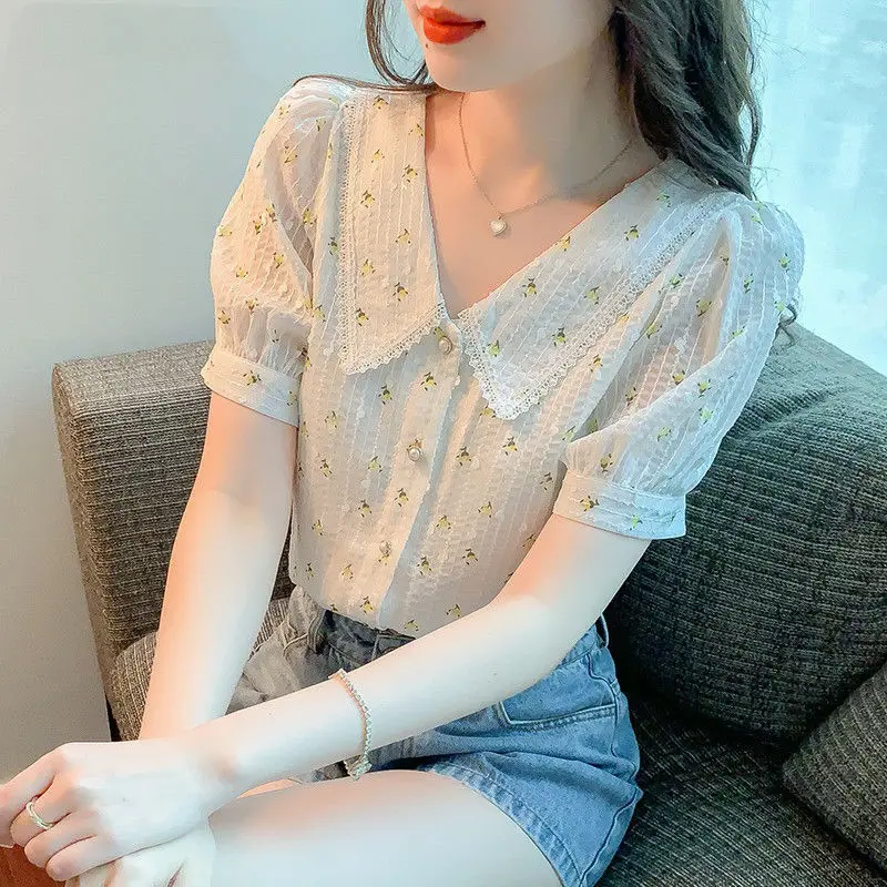 Sweet Peter Pan Collar Printed Button Spliced Lace Loose Chiffon Shirt Summer New Casual Tops Oversized Commute Women's Blouse
Sweet Peter Pan Collar Printed Button Spliced Lace Loose Chiffon Shirt Summer New Casual Tops Oversized Commute Women's Blouse