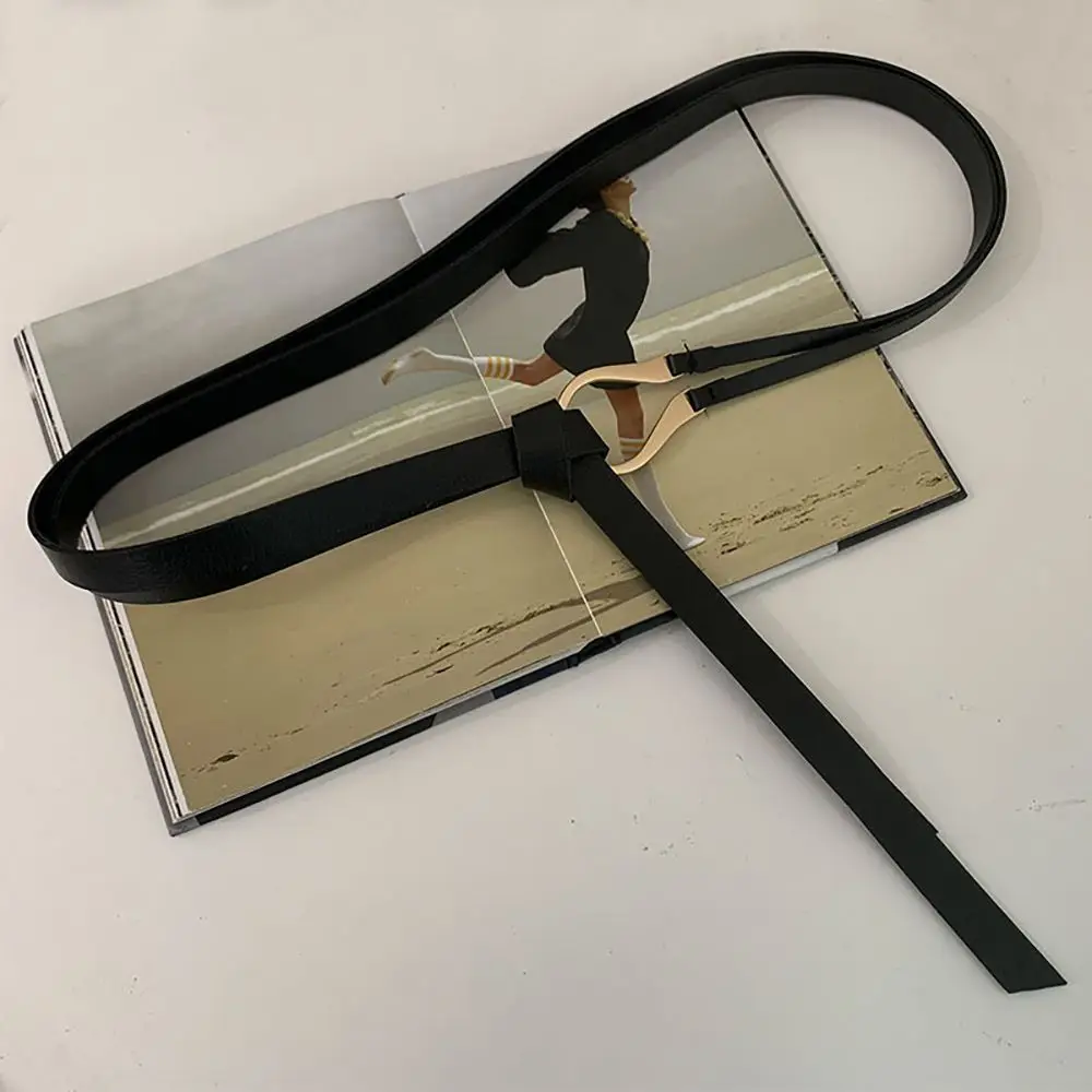 1 Pc New Fashion Waist Belt Metal Horseshoe Buckle Waistband PU Leather Punch-free Thin Belt Adjustable All-match Decorative
1 Pc New Fashion Waist Belt Metal Horseshoe Buckle Waistband PU Leather Punch-free Thin Belt Adjustable All-match Decorative