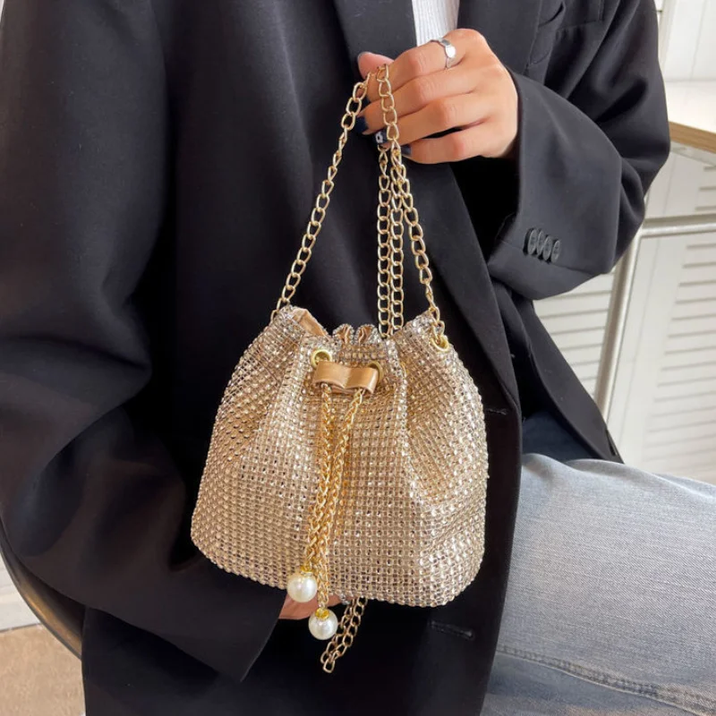Women Fashion Diamonds Rhinestone Bucket Bags Retro Pearl Chain Ladies Shoulder Bags Shiny Small Crossbody Bags Female Handbags
Women Fashion Diamonds Rhinestone Bucket Bags Retro Pearl Chain Ladies Shoulder Bags Shiny Small Crossbody Bags Female Handbags