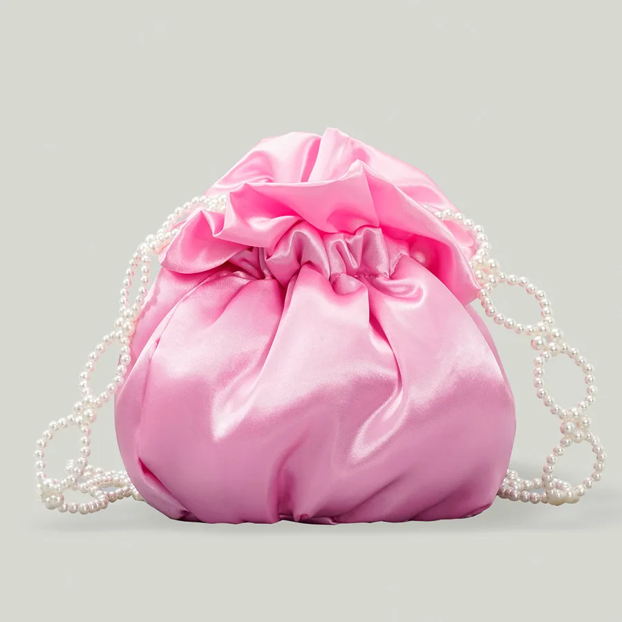 Fashion Pearls Chains Silk Women Shoulder Bags Drawsting Crossbody Bag Luxury Lightweight Small Tote Elegant Female Purses 2022
Fashion Pearls Chains Silk Women Shoulder Bags Drawsting Crossbody Bag Luxury Lightweight Small Tote Elegant Female Purses 2022