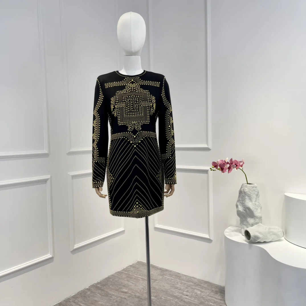 Black Gold Rivet Rivet Dress Baroque Style Vintage 2022 Autumn New Long Sleeve Slim Fit High Quality Women Clothes
Black Gold Rivet Rivet Dress Baroque Style Vintage 2022 Autumn New Long Sleeve Slim Fit High Quality Women Clothes