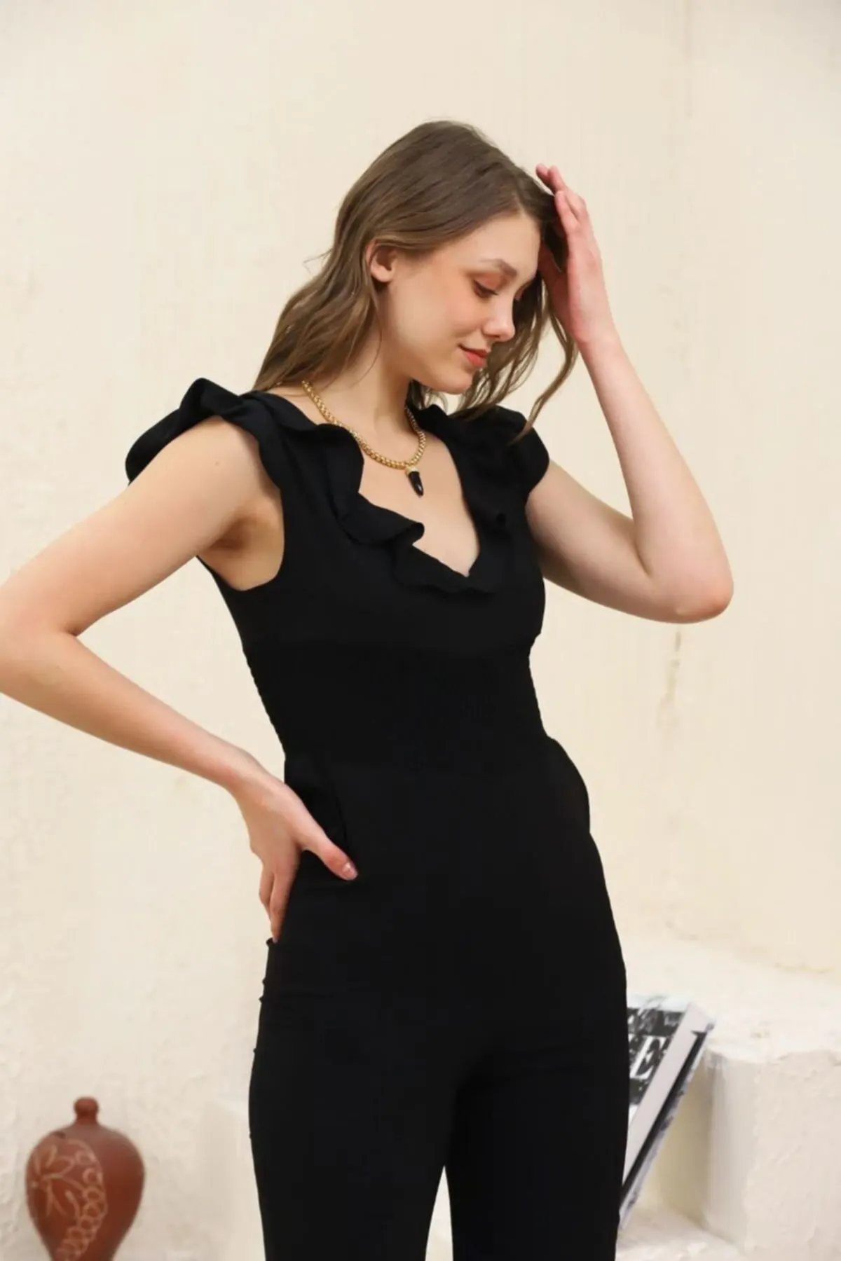 Women's Overalls aerobics Fabric Frilly Hot Style Quality Fabric Sleeveless Baggy Trousers Casual Jumpsuit
Women's Overalls aerobics Fabric Frilly Hot Style Quality Fabric Sleeveless Baggy Trousers Casual Jumpsuit
