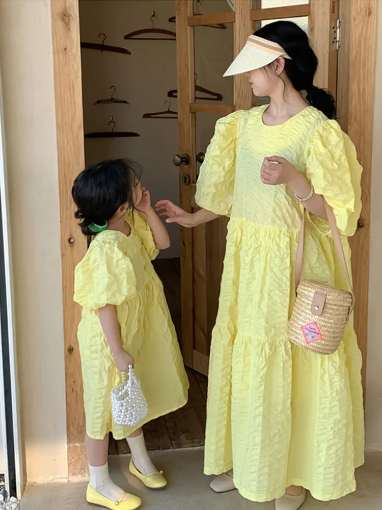 Children's Dress 2022 Summer New Girl's Parent-child Bubble Skirt Korean Version of The Girl's Skirt Dresses Summer
Children's Dress 2022 Summer New Girl's Parent-child Bubble Skirt Korean Version of The Girl's Skirt Dresses Summer