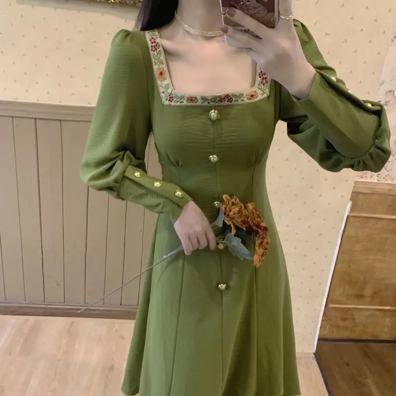 2022 new French Floral Vintage Dress Female High Stree Casual Korean Party Midi Dress Autumn Elegant Sweet Dress Vestidos
2022 new French Floral Vintage Dress Female High Stree Casual Korean Party Midi Dress Autumn Elegant Sweet Dress Vestidos