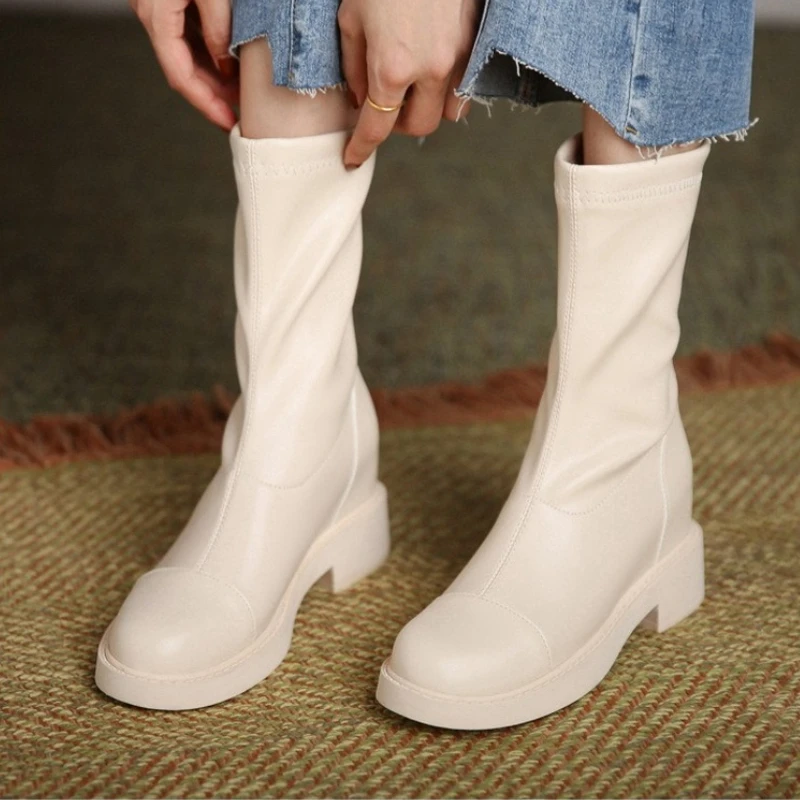 White Martin Boots Women's Thick-soled Thick Heel Inner Heightening Short Boots Women's Round Toe Women's Modern Boots Winter
White Martin Boots Women's Thick-soled Thick Heel Inner Heightening Short Boots Women's Round Toe Women's Modern Boots Winter