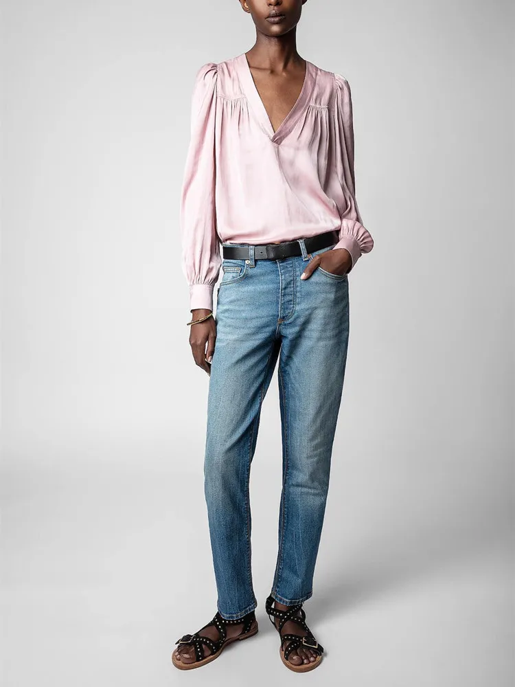 Women Deep V-Neck Blouse 2023 Spring New Ladies Long Sleeve Pleated Solid Color Fashion Simple Shirt Tops
Women Deep V-Neck Blouse 2023 Spring New Ladies Long Sleeve Pleated Solid Color Fashion Simple Shirt Tops