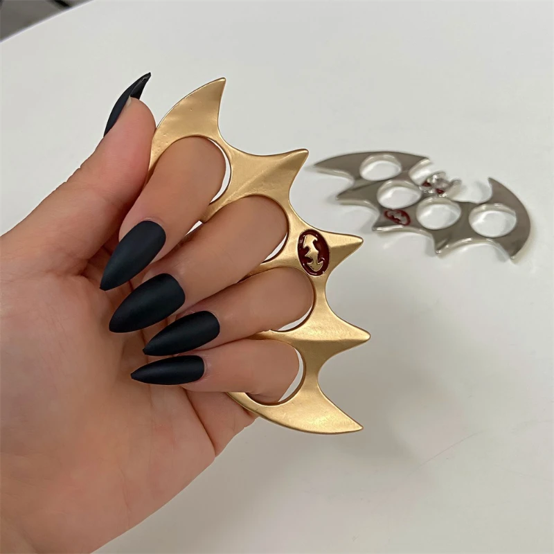 2022 Punk Women/Men Gothic Exaggeration Bat Boxing Claw Ring Personality Hip Hop Knuckles Fashion Ring Jewelry Gift
2022 Punk Women/Men Gothic Exaggeration Bat Boxing Claw Ring Personality Hip Hop Knuckles Fashion Ring Jewelry Gift