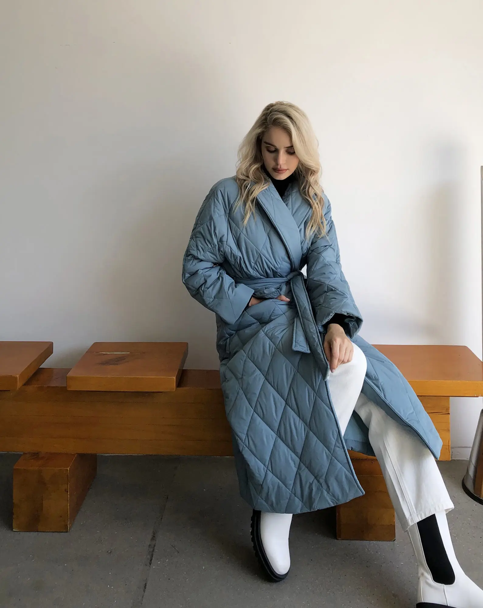 New Design 2023 Woen Winter degree Thick Coat War Parka Oversized axi Long coat with belt Casual Outerwear
New Design 2023 Woen Winter degree Thick Coat War Parka Oversized axi Long coat with belt Casual Outerwear