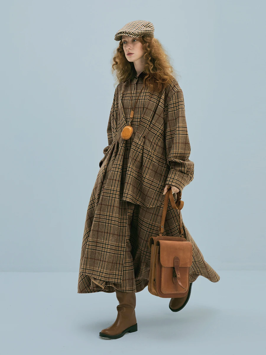IRINACH983 FW22 Collection Original Design Asymmetrical Pleated Long Plaid Wool Dress Women
IRINACH983 FW22 Collection Original Design Asymmetrical Pleated Long Plaid Wool Dress Women