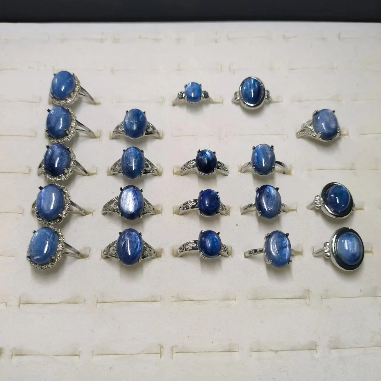 1pcs/lot Natural Kyanite Ring blue S925 sterling silver inlay size adjustable flower shape Ladies Jewelry A variety of styles
1pcs/lot Natural Kyanite Ring blue S925 sterling silver inlay size adjustable flower shape Ladies Jewelry A variety of styles