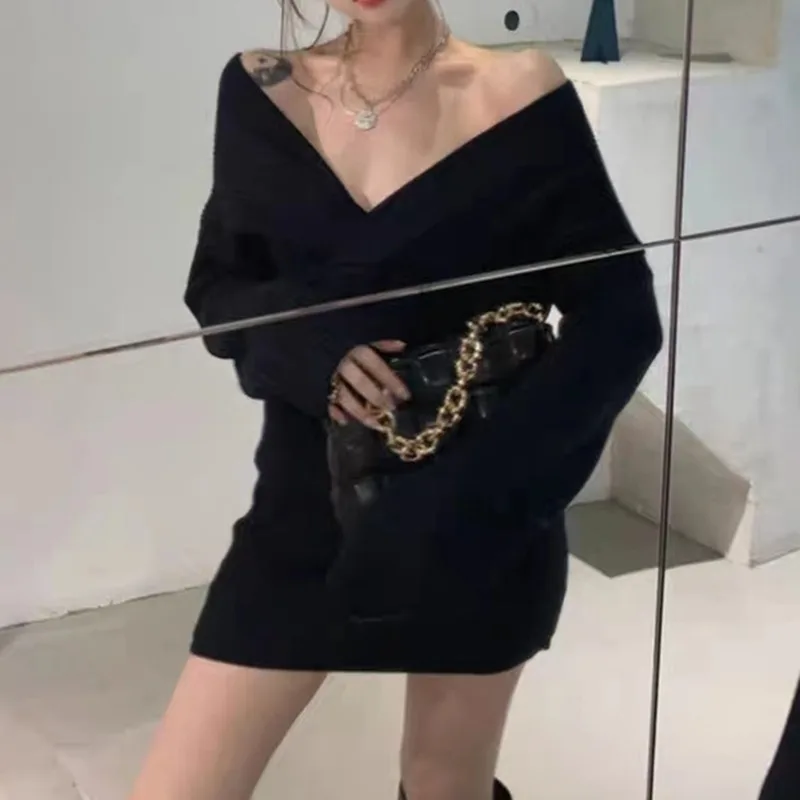 2023 Autumn Korean Fashion Sexy Knit Dress Women Casual Sexy Sweaters Dress Solid Vintage V-Neck Vestido Elegant 28892
2023 Autumn Korean Fashion Sexy Knit Dress Women Casual Sexy Sweaters Dress Solid Vintage V-Neck Vestido Elegant 28892