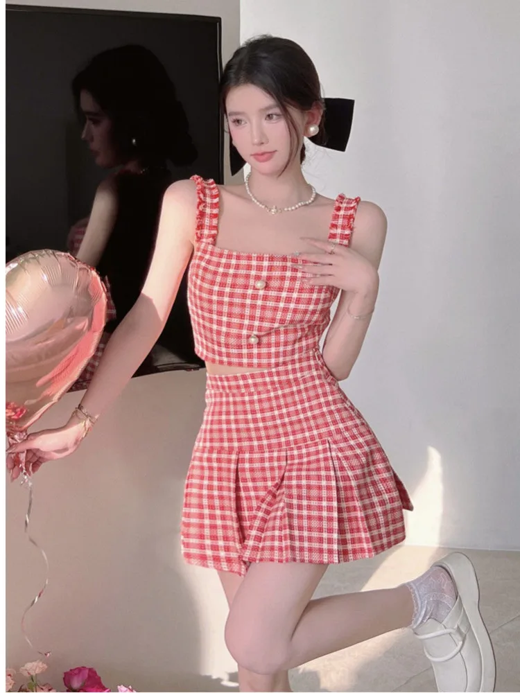 Korean Sweet Lattice Two Piece Suit Female Summer Temperament Small Fragrance Suspender Crop Top And High Waist Pleated Skirt
Korean Sweet Lattice Two Piece Suit Female Summer Temperament Small Fragrance Suspender Crop Top And High Waist Pleated Skirt