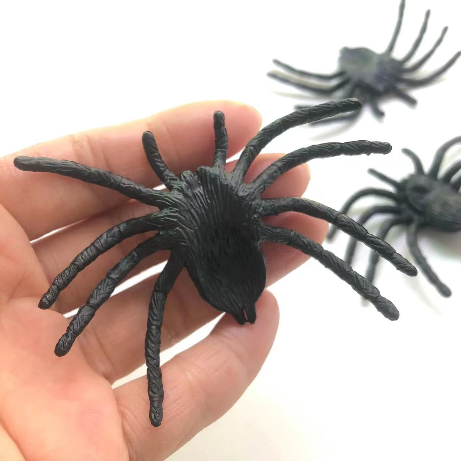 

50pcs Halloween Prank Fake Spider Horror Black Spider Realistic Props Home Theme Party Haunted House Decoration Supplies