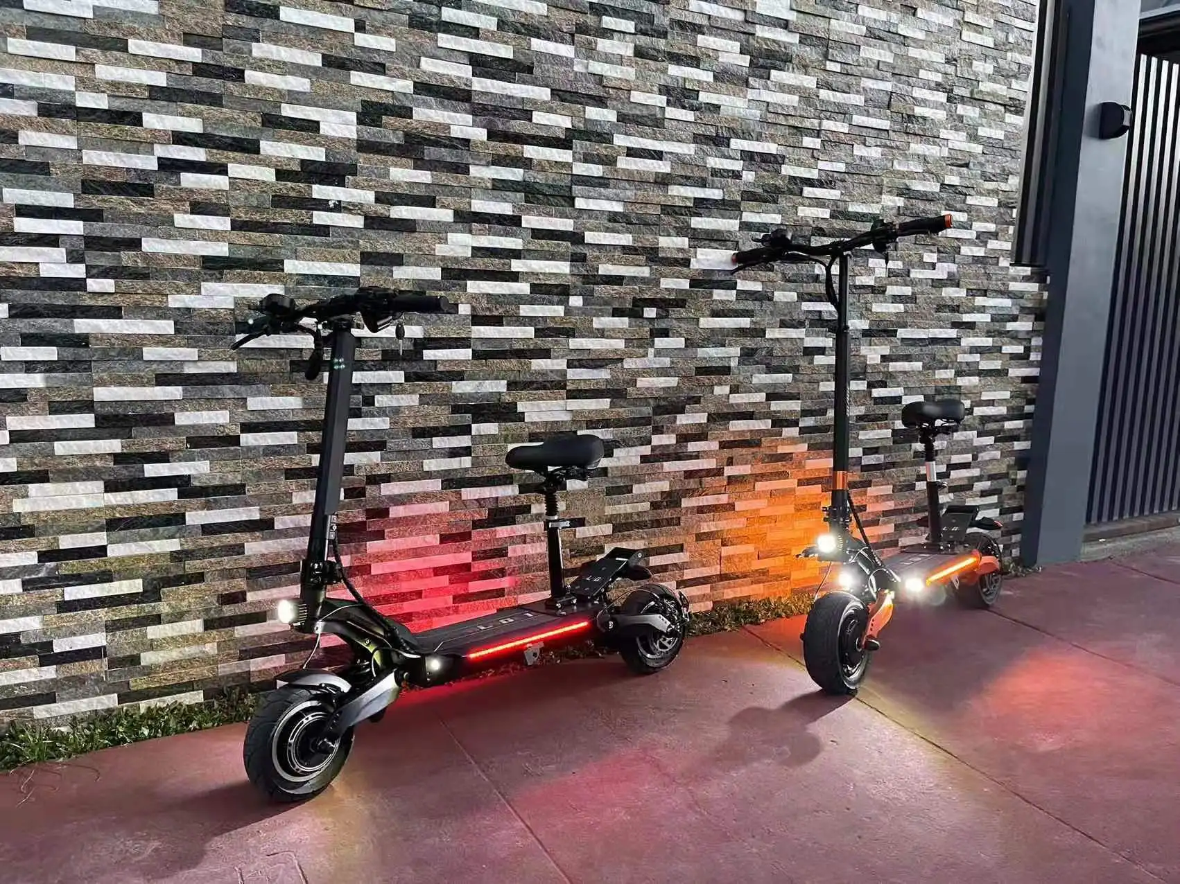 Original Blade GT MAX SPEED 85kmh Blade 10 GT Pro E scooter with peak power 2500W x 2
Original Blade GT MAX SPEED 85kmh Blade 10 GT Pro E scooter with peak power 2500W x 2