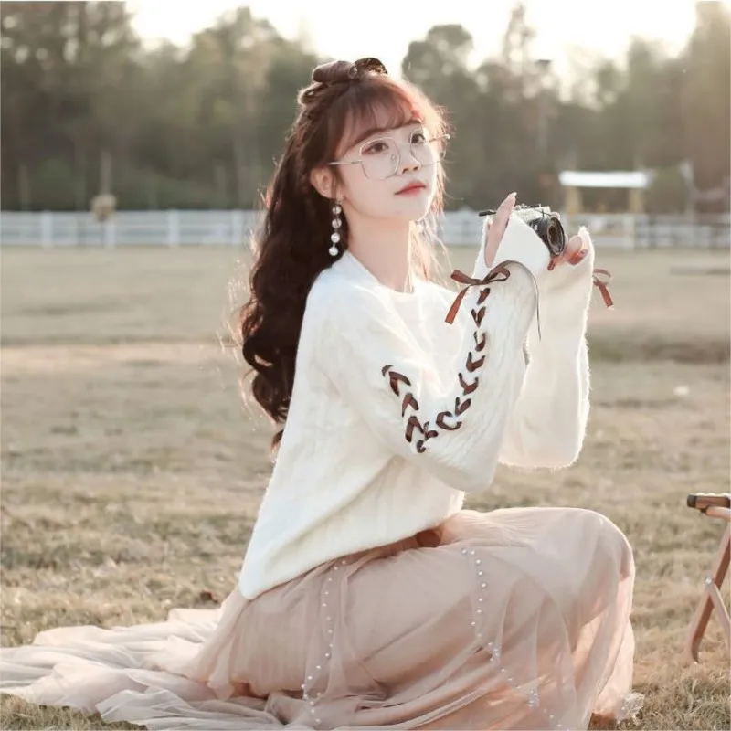 Loose Pullover Lazy Wind Sweater Women's Design Tie White Knit Sweater
Loose Pullover Lazy Wind Sweater Women's Design Tie White Knit Sweater