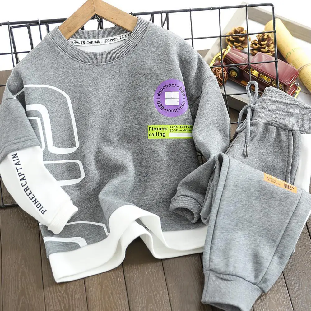 Boys' Suit Spring and Autumn Style Western Style Children's Sweater Medium and Big Children Boyish Look Sports Two-Piece Suit
Boys' Suit Spring and Autumn Style Western Style Children's Sweater Medium and Big Children Boyish Look Sports Two-Piece Suit