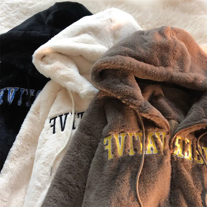 Lamb Plush Winter Clothes Women Vintage Letter Embroidery Thickened Sweatshirt Women Tops Loose and Lazy Hoodies Women Coat
Lamb Plush Winter Clothes Women Vintage Letter Embroidery Thickened Sweatshirt Women Tops Loose and Lazy Hoodies Women Coat