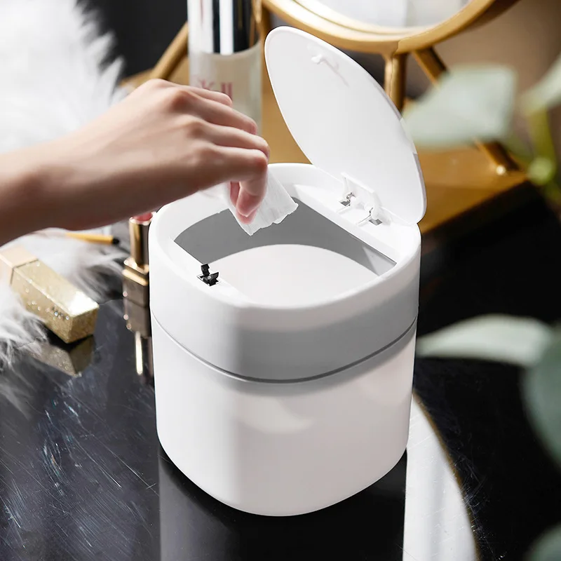 Small Desktop Waste Bins Mini Trash Can Tube with Cover Office Press Flip Paper Basket Bedroom Desk Dustbin Table Garbage Can
Small Desktop Waste Bins Mini Trash Can Tube with Cover Office Press Flip Paper Basket Bedroom Desk Dustbin Table Garbage Can