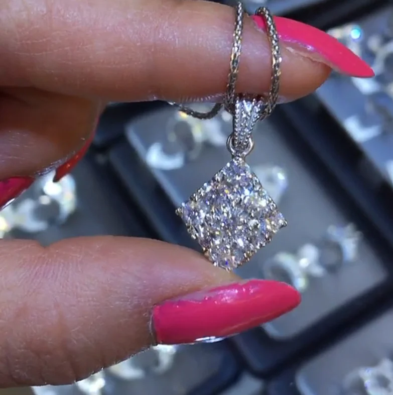 ANGLANG Luxury Square Cubic Zirconia Pendant Necklace for Women Fashion Versatile Neck Accessories Exquisite Girl Gift Jewelry
ANGLANG Luxury Square Cubic Zirconia Pendant Necklace for Women Fashion Versatile Neck Accessories Exquisite Girl Gift Jewelry