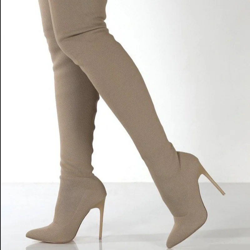 Женские сапоги с острым носком, на высоком тонком каблуке 
Женские сапоги с острым носком, на высоком тонком каблуке