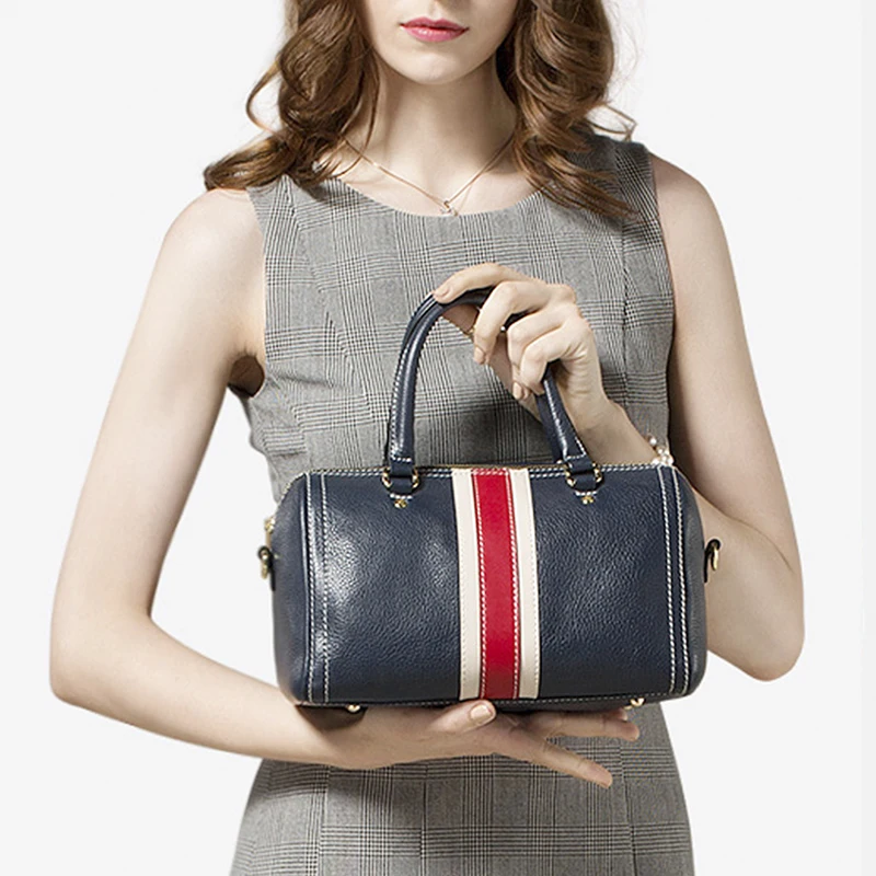 CHCH Fashion Luxury Designer Women's Shoulder Bag Large Capacity Calf Leather Bowling for Summer
CHCH Fashion Luxury Designer Women's Shoulder Bag Large Capacity Calf Leather Bowling for Summer