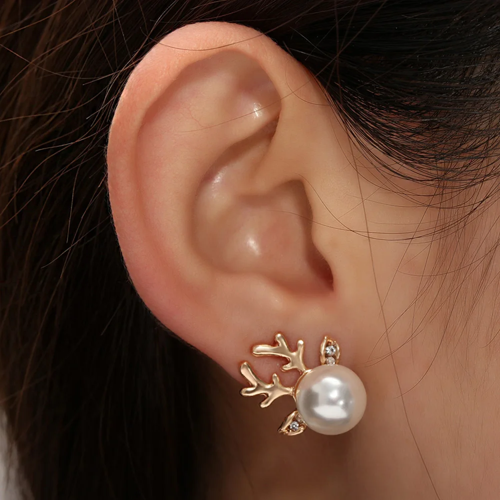 1Pair Women Elegant Xmas Reindeer Ear Stud Fashion Christmas Pearl Deer Earrings Ear Stud Women Girls' Jewelry Hot Sale
1Pair Women Elegant Xmas Reindeer Ear Stud Fashion Christmas Pearl Deer Earrings Ear Stud Women Girls' Jewelry Hot Sale