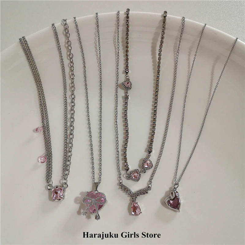 Kpop Goth Harajuku Vintage Pink Bow Crystal Heart Pendant Chains Choker Necklace For Women Egirl Grunge Y2K Jewelry Accessories
Kpop Goth Harajuku Vintage Pink Bow Crystal Heart Pendant Chains Choker Necklace For Women Egirl Grunge Y2K Jewelry Accessories