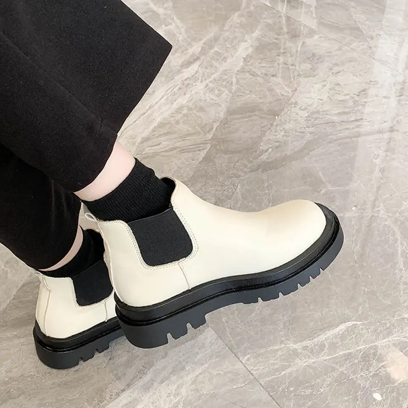 2022 Autumn Fashion New Non-slip Breathable Wild Martin Boots Simple Student Thick Bottom Breathable Flat Shoes
2022 Autumn Fashion New Non-slip Breathable Wild Martin Boots Simple Student Thick Bottom Breathable Flat Shoes