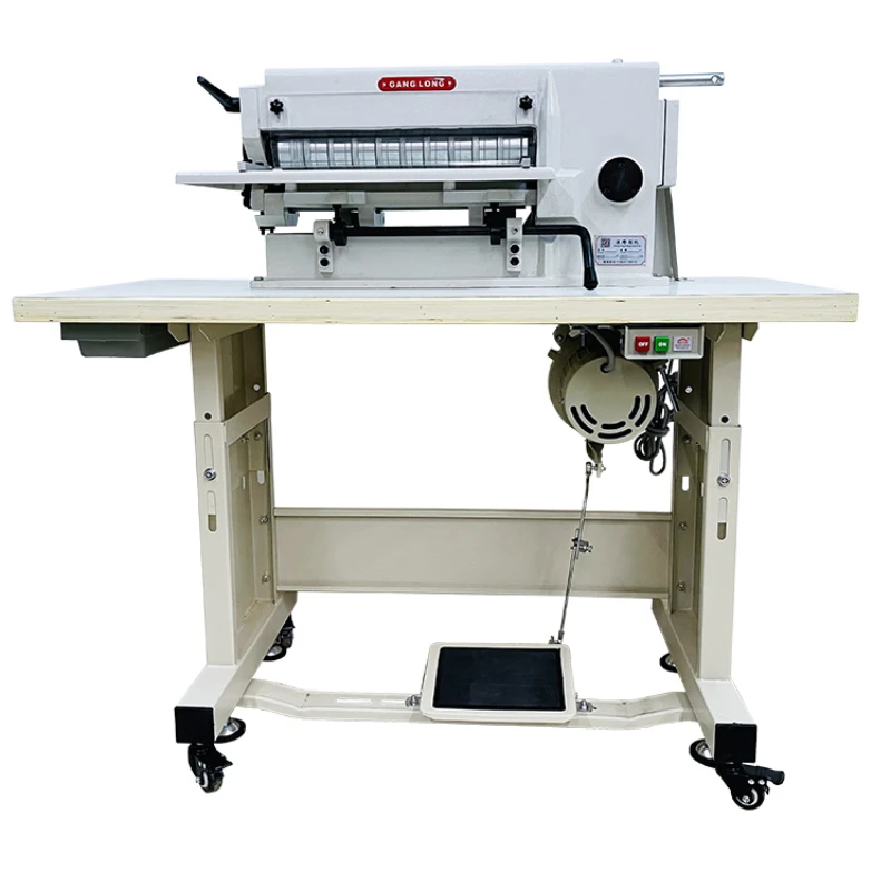 Leather slitting machine rhinestone slitting machine belt rubber synchronous belt conveyor belt sponge slitting
Leather slitting machine rhinestone slitting machine belt rubber synchronous belt conveyor belt sponge slitting