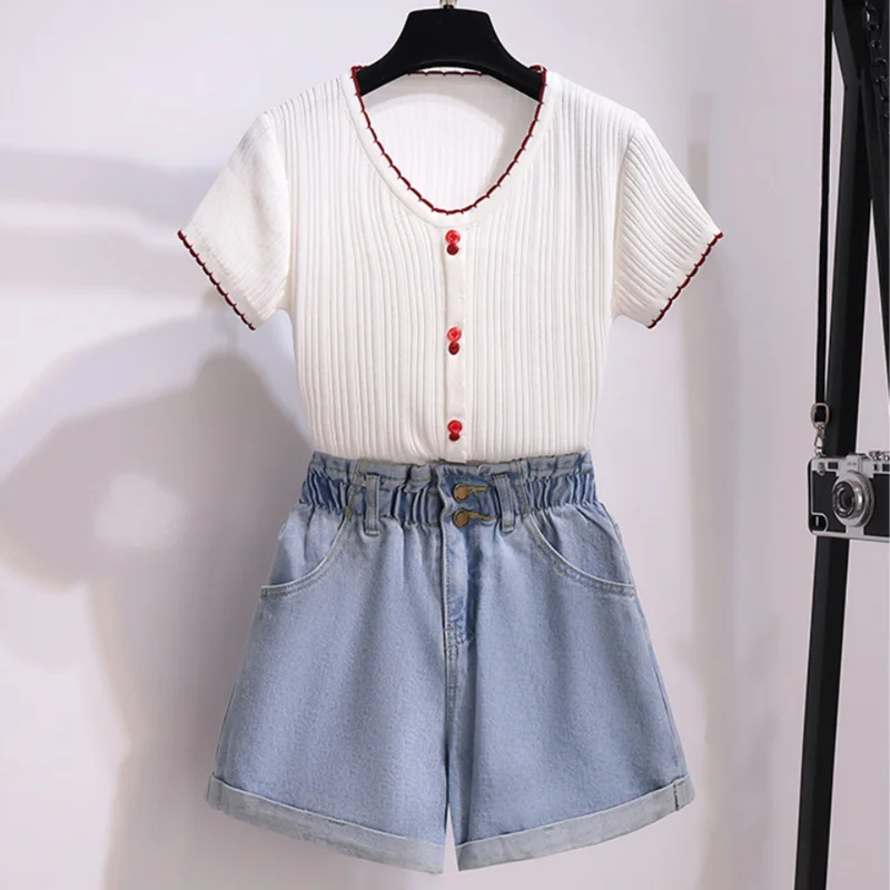 New knitted short T-shirt women's summer V-neck thin slim fit top bud edge denim shorts women
New knitted short T-shirt women's summer V-neck thin slim fit top bud edge denim shorts women