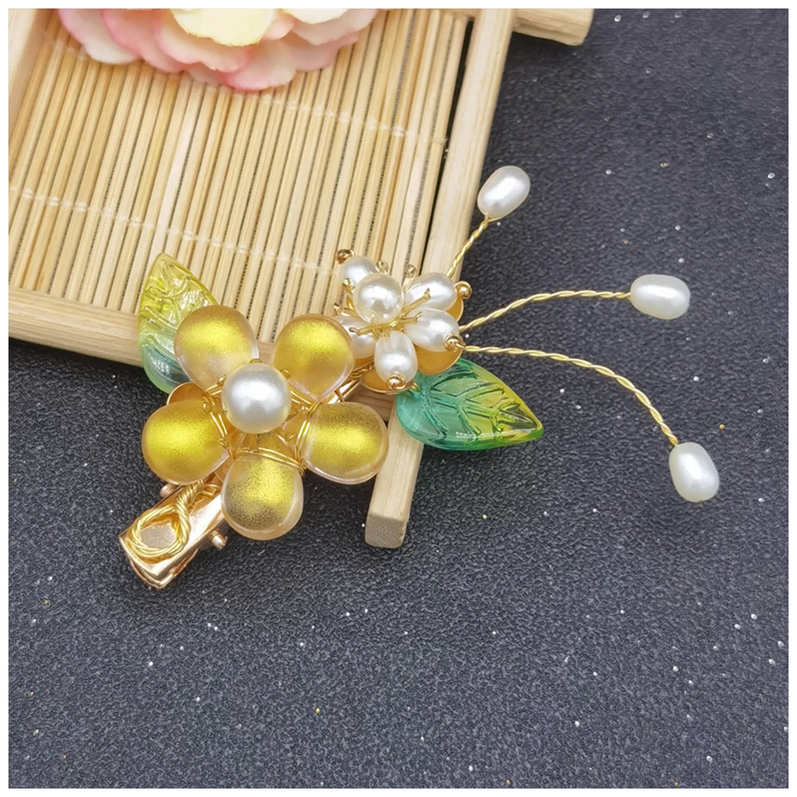 Retro Side Hair Clips Yellow Flowers Design Handmade Headwear for Bridesmaid Wedding Dating Shopping THJ99
Retro Side Hair Clips Yellow Flowers Design Handmade Headwear for Bridesmaid Wedding Dating Shopping THJ99