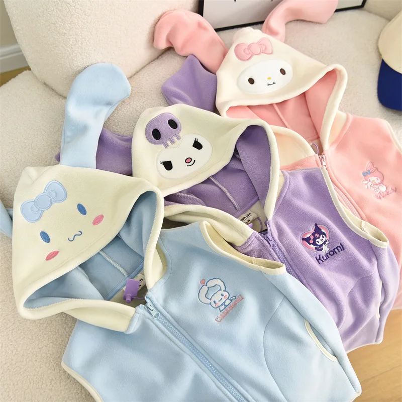 Милый детский бархатный жилет Sanrio Kuromi в стиле аниме, куртка с капюшоном для мальчиков и девочек, Детский Теплый кардиган, мультяшная одежда
Милый детский бархатный жилет Sanrio Kuromi в стиле аниме, куртка с капюшоном для мальчиков и девочек, Детский Теплый кардиган, мультяшная одежда