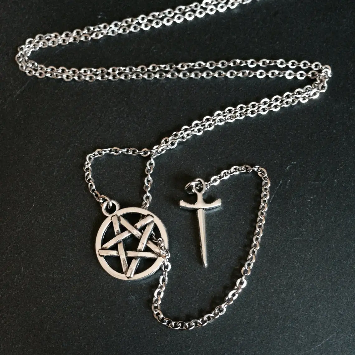 New Silver Color Pentagram Pendant Necklace, Lasso Style Dagger Sword--Pentagram Pendant Cable Style Chain Jewelry
New Silver Color Pentagram Pendant Necklace, Lasso Style Dagger Sword--Pentagram Pendant Cable Style Chain Jewelry