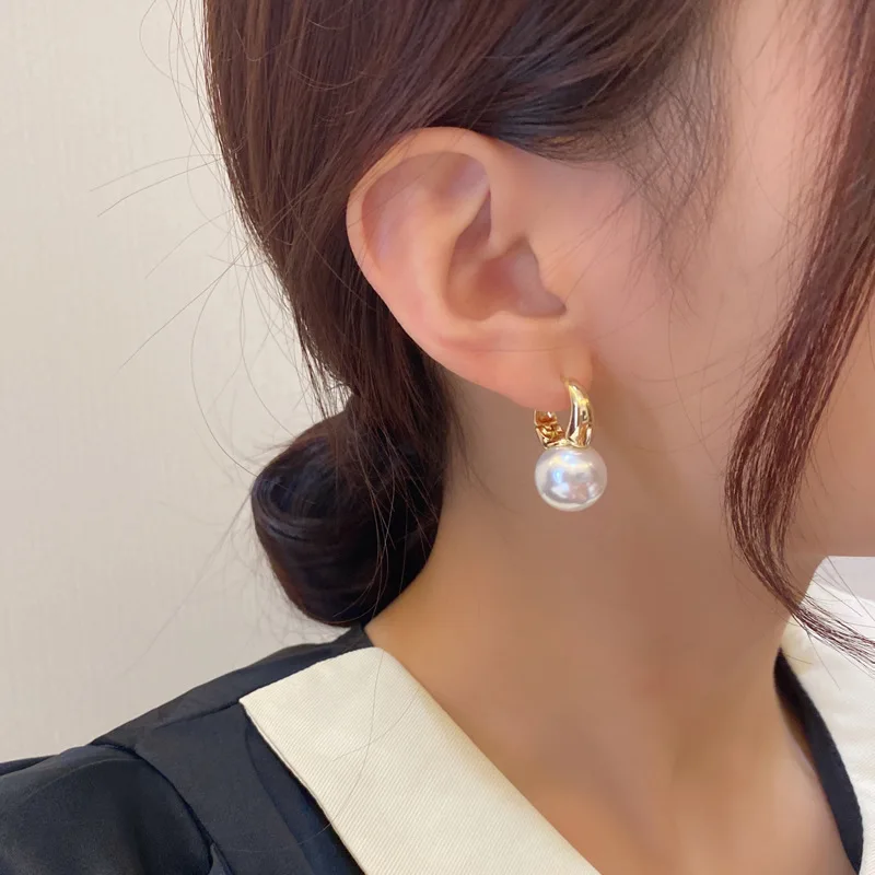 Romantic Fashion Round Pearl Earrings for Women 2022 Luxury Girls Wedding Simple Pearl Earrings Jewelry Engagement Gifts
Romantic Fashion Round Pearl Earrings for Women 2022 Luxury Girls Wedding Simple Pearl Earrings Jewelry Engagement Gifts