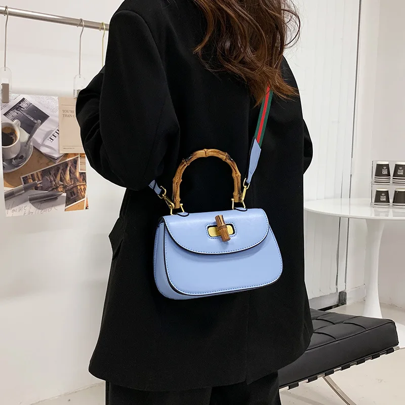2022 New Fashion Portable Saddle Retro Bamboo Handle Crossbody Bag Designer Handbags High Quality Luxury Brand Satchels
2022 New Fashion Portable Saddle Retro Bamboo Handle Crossbody Bag Designer Handbags High Quality Luxury Brand Satchels