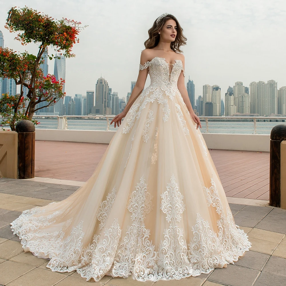 Champagne Sexy V-Neck Luxury Applique Bridal Wedding Dress Seaside Wedding Party Sleeveless Off-the-Shoulder Sweeping Train Robe
Champagne Sexy V-Neck Luxury Applique Bridal Wedding Dress Seaside Wedding Party Sleeveless Off-the-Shoulder Sweeping Train Robe