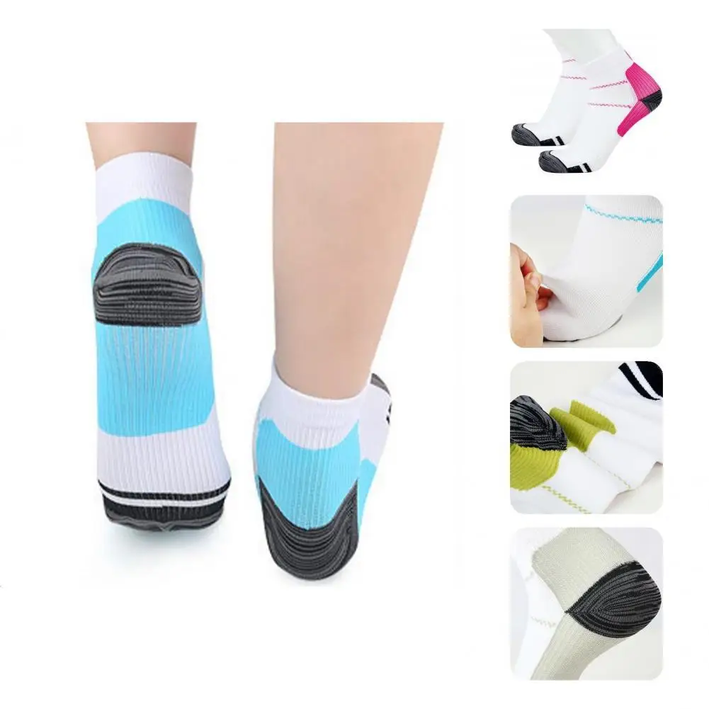 Clothing 1 Pair Breathable Contrasting Colors Men Socks Simple Running Socks Strong Toughness for Cycling
Clothing 1 Pair Breathable Contrasting Colors Men Socks Simple Running Socks Strong Toughness for Cycling