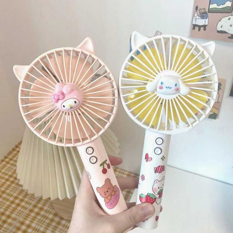 Милый аниме Sanrios My Melody Air Fan мультяшный Коричный светильник для студенческого общежития бесшумный перезаряжаемый маленький Электрический в...
Милый аниме Sanrios My Melody Air Fan мультяшный Коричный светильник для студенческого общежития бесшумный перезаряжаемый маленький Электрический в...