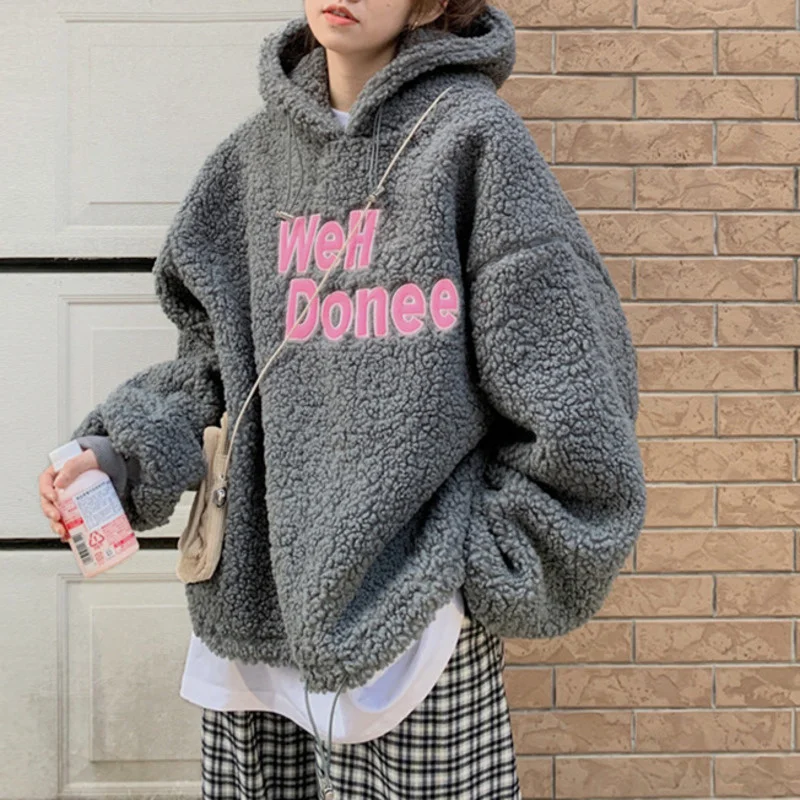 Thickened Imitation Lamb Wool Hoodie Women's Autumn and Winter 2021 New Loose Design Sense of Embroidery Top
Thickened Imitation Lamb Wool Hoodie Women's Autumn and Winter 2021 New Loose Design Sense of Embroidery Top