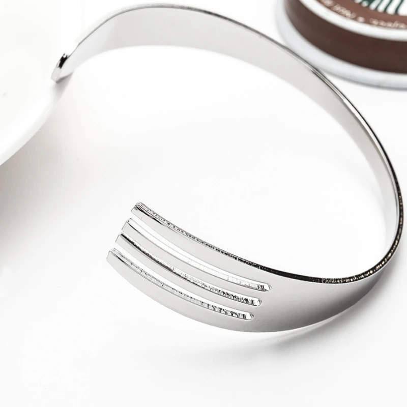 Personalized Fashion Stainless Steel Western Food Fork Bracelet Hip Hop Simple Men's Bracelet Titanium Steel Open Bracelet
Personalized Fashion Stainless Steel Western Food Fork Bracelet Hip Hop Simple Men's Bracelet Titanium Steel Open Bracelet