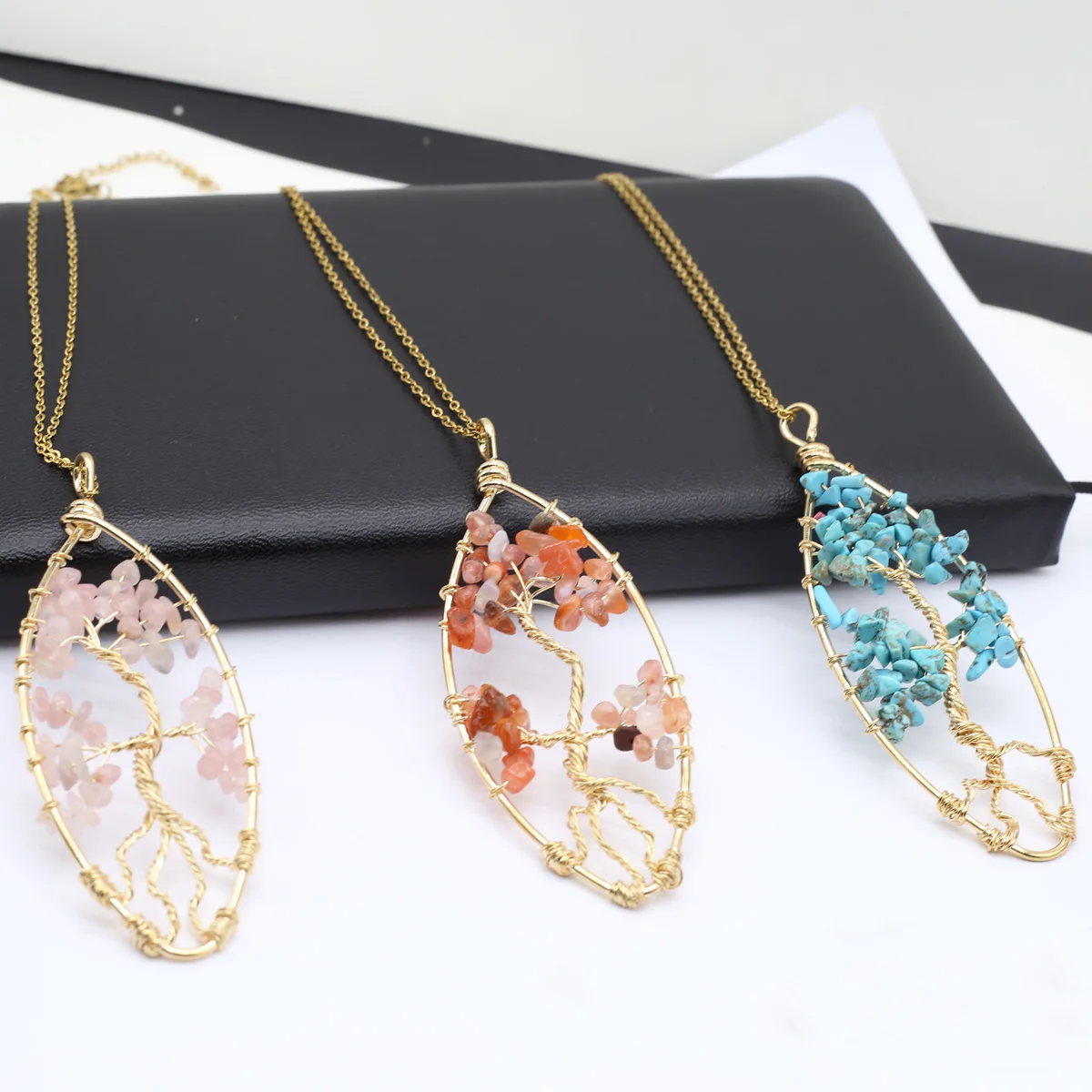 Life Tree Shape Natural Chip Crystal Stone Pendants Oval Shape Copper Hand Knitting Golden Stainless Steel Chain for Party Gift
Life Tree Shape Natural Chip Crystal Stone Pendants Oval Shape Copper Hand Knitting Golden Stainless Steel Chain for Party Gift