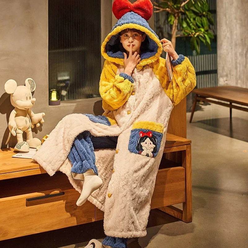 Женская длинная Фланелевая пижама из бархата и фланели 
Женская длинная Фланелевая пижама из бархата и фланели