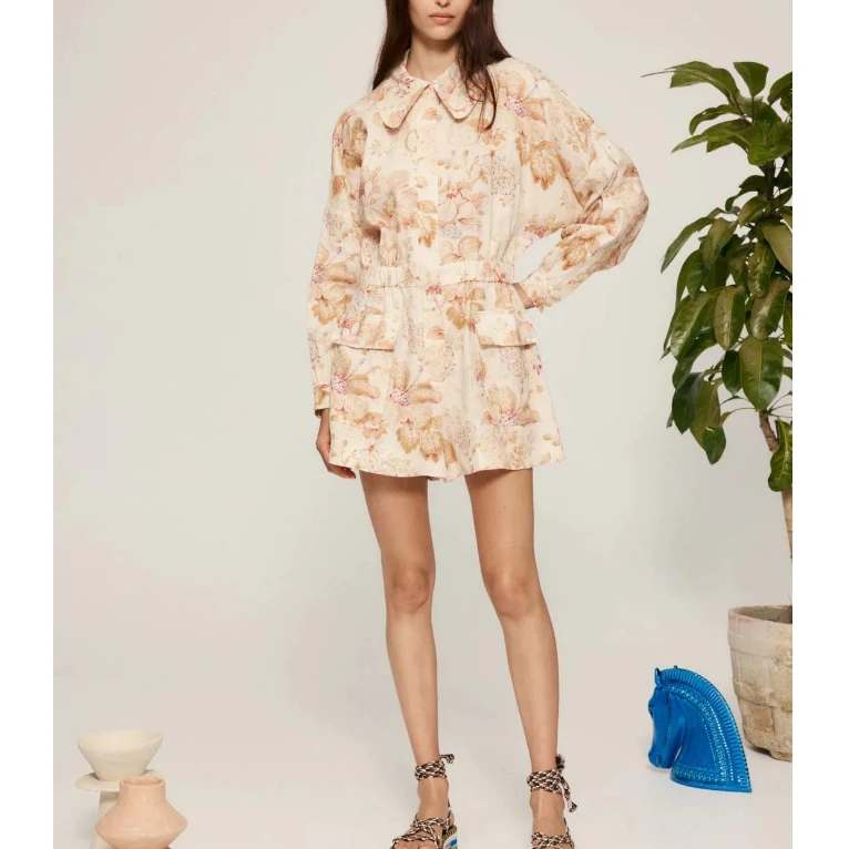 2023 Early Spring Top Qualit Beige Floral Printing Pure Linen Vintage Ease Playsuit for Women
2023 Early Spring Top Qualit Beige Floral Printing Pure Linen Vintage Ease Playsuit for Women