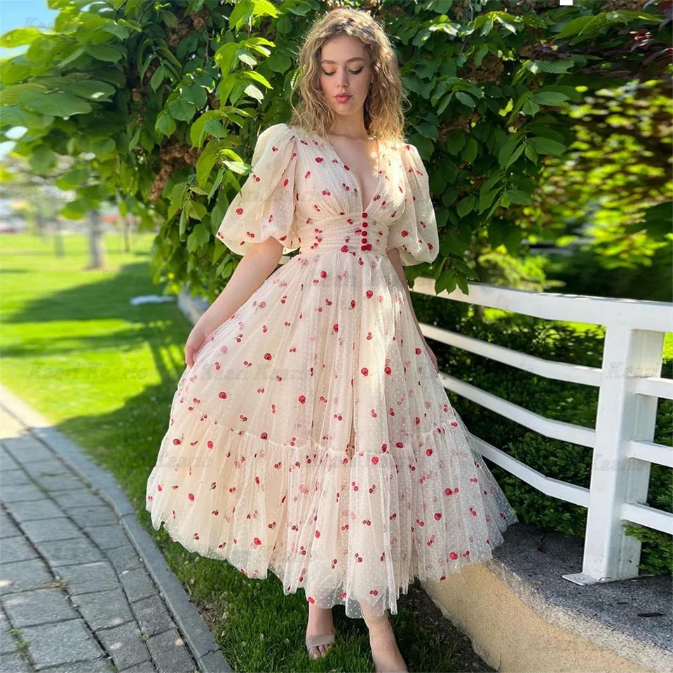Cherry Dotted Tulle Prom Dresses V-Neck Puff Sleeves Tea-Length A Line Evening Dress Wedding Party Gown 2022 High Quality
Cherry Dotted Tulle Prom Dresses V-Neck Puff Sleeves Tea-Length A Line Evening Dress Wedding Party Gown 2022 High Quality