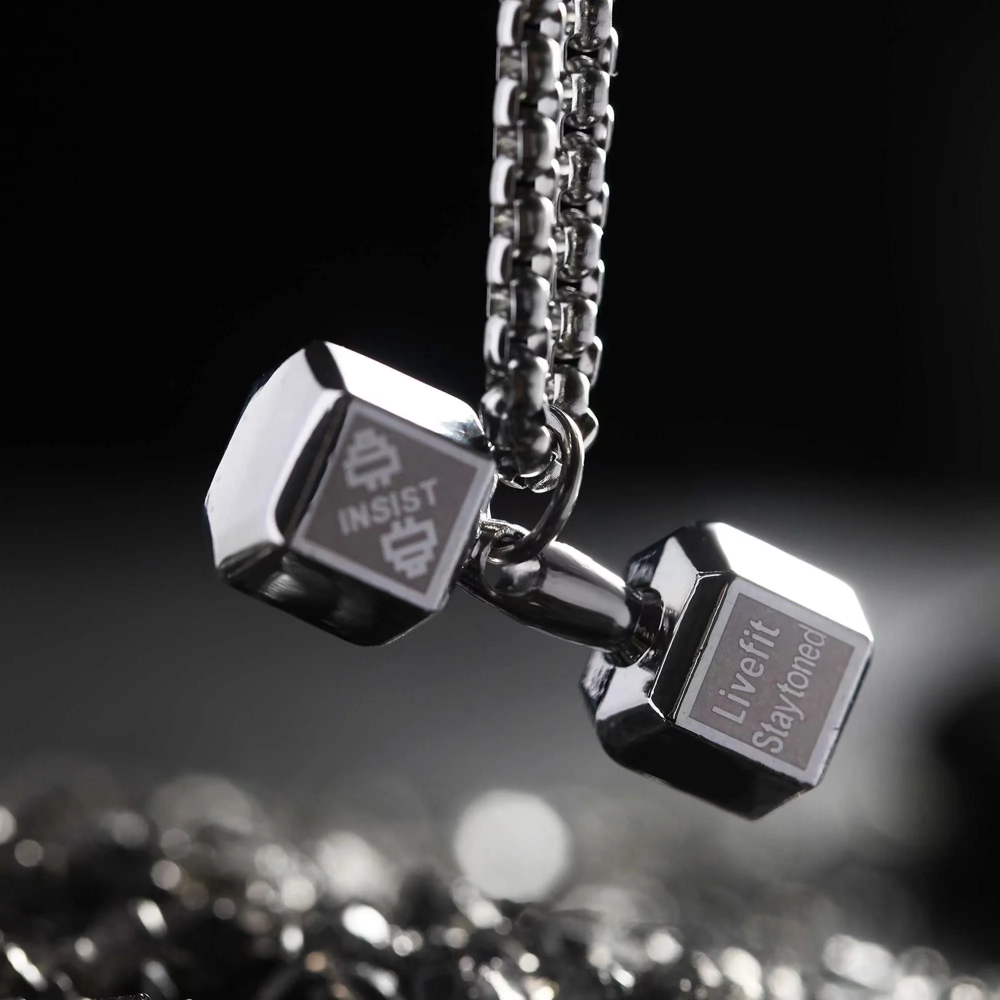 European and American temperament Meng warm fierce men's and women's necklaces
European and American temperament Meng warm fierce men's and women's necklaces